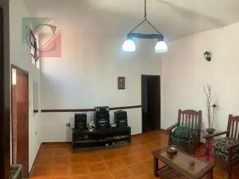 Depto Tipo Casa 3 ambientes con 2 baños