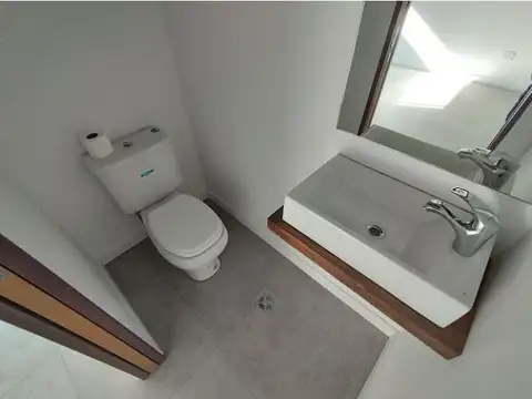 Arroyito Río: 2 Dormitorios, Cochera y Patio.