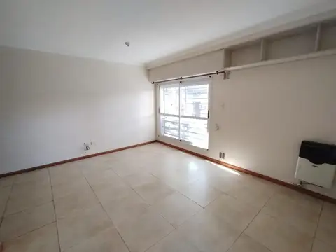 Callao 472 - monoambiente al frente