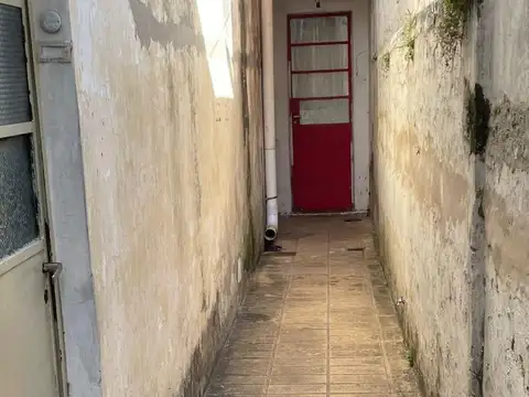 60 Entre 11 Y 12 , Piso PB