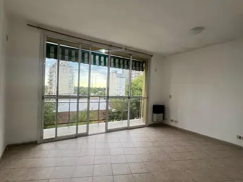 Av Pte Perón  al 1000