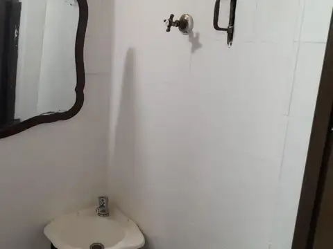 2 locales en venta con renta en block en Microcentro