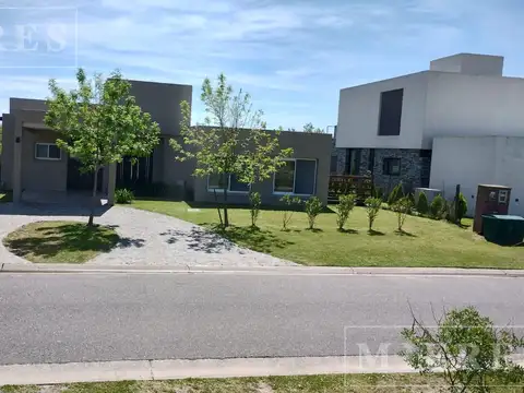 Casa en alquiler temporal a la  Laguna en área 9 en San Sebastián