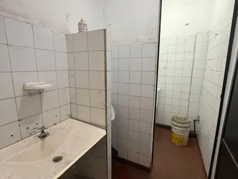 Av. Fernandez de la Cruz al 2100