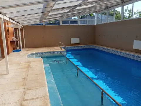 Casa. 3 Dormitorios. Garage. Pileta climatizada.