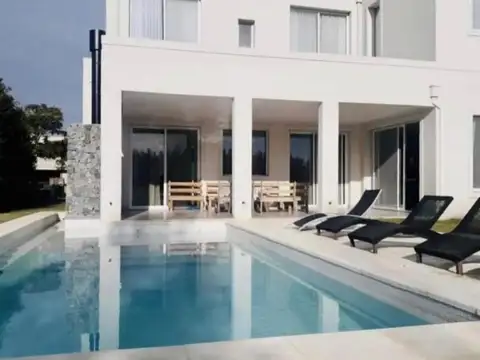 Casa en Venta de 5 dormitorios