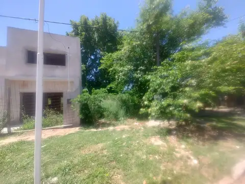 Terreno en Venta 27  mts Fondo