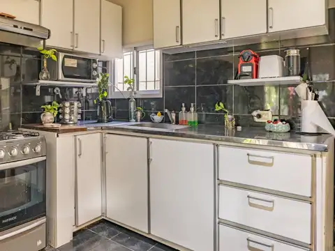 Casa 3 ambientes con 2 baños