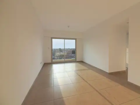 Departamento en Alquiler en Villa Ballester, $ 950.000