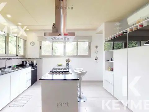 Casa 5 ambientes con 3 baños