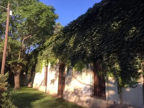 Quinta en Venta con 2 cocheras