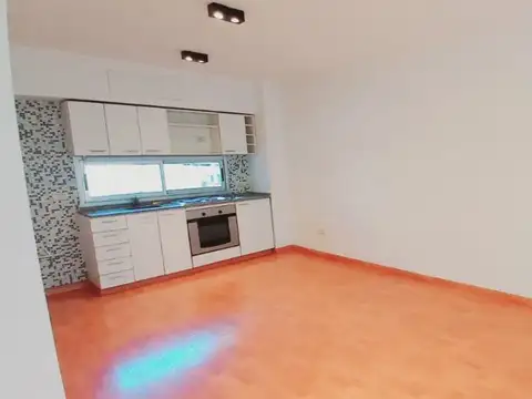 Moderno Monoambiente con Balcon, muy luminoso.