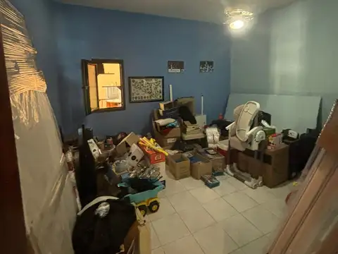 Casa en venta de 3 Ambientes con garage pasante con un quincho + un departamento de 2 Ambientes