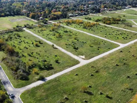 Mrb. Venta De Hermoso Lote En Altos I. Bella