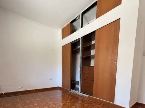 Oport. Casa 3 amb sobre lote de 12,66 x 43 con gran fondo