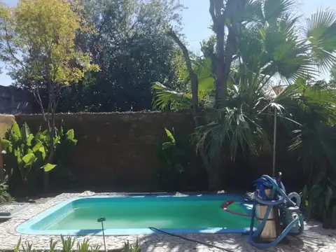 Casa en Venta en Barrio Parque Field, USD 60.000