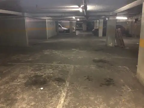 Galpon/garage mixtura 4 1500m2, 100 autos, Oportunidad