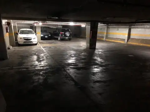 Galpon/garage mixtura 4 1500m2, 100 autos, Oportunidad 