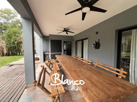 Casa 5 ambientes con 4 baños