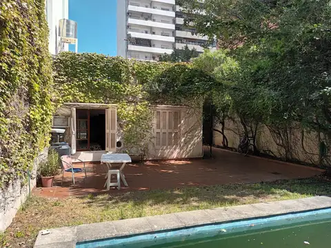 Casa en venta de 3 dormitorios con 2 baños mas pileta y cochera - Echesortu