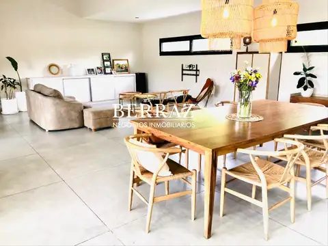 Casa en Alquiler Temporal con 2 cocheras