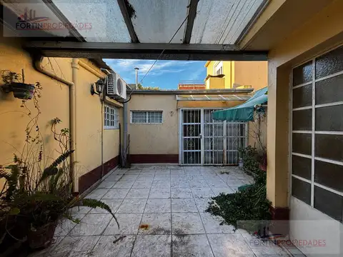 Casa en  venta en calle  23 y 69 de La Plata