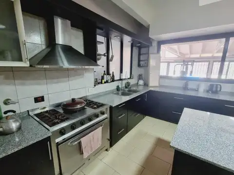Casa 4 ambientes con 3 baños