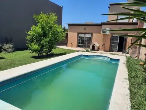 Casa en Venta con 1 cochera