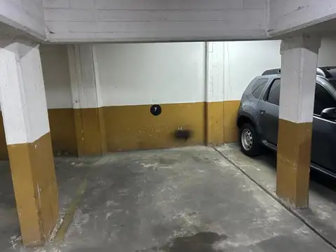 3 COCHERAS UBICADAS EN  EDIFICIO RESIDENCIAL