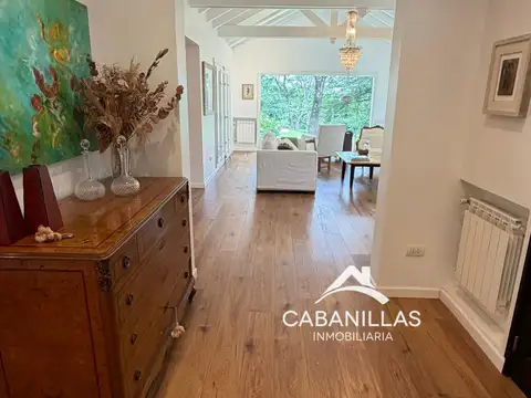Casa 10 ambientes con 4 baños