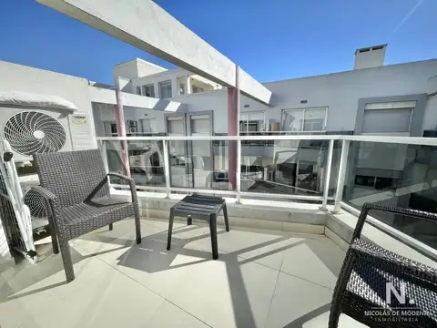 VENTA DE APARTAMENTO DE 1 DORMITORIO EN ZONA PUERTO PUNTA DEL ESTE