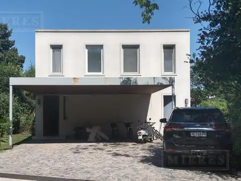 Lindisima casa en venta refaccionada y ampliada en Tortugas CC.