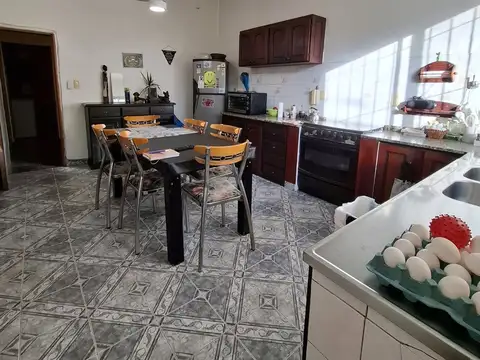 Vende PH 4 amb en Lanús Este refaccionado