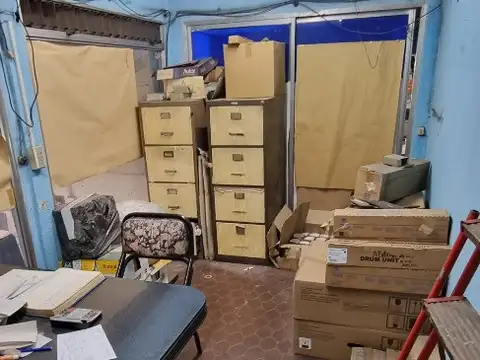 Local en Venta en Luis Guillon, USD 350.000