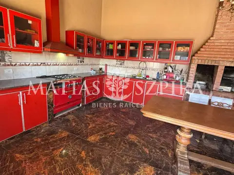 Depto Tipo Casa 4 ambientes con 2 baños