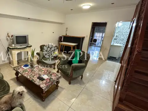 Depto Tipo Casa en Venta con 2 cocheras