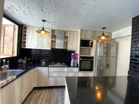 Depto Tipo Casa en Venta con 1 cocheras