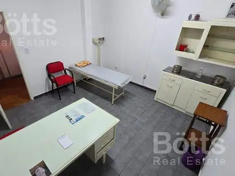 Casa 7 ambientes con 2 baños