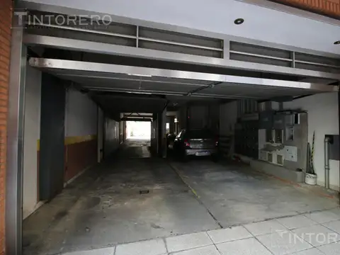 Cochera en venta semi cubierta en planta baja en la zona de Belgrano
