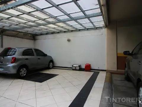 Cochera en venta semi cubierta en planta baja en la zona de Belgrano