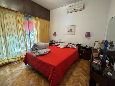 Casa 8 ambientes con 3 baños