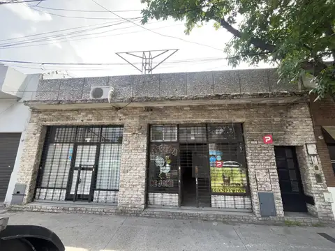 Av Eva Peron al 2100