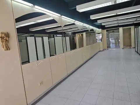 Venta de local comercial en Villa del Parque