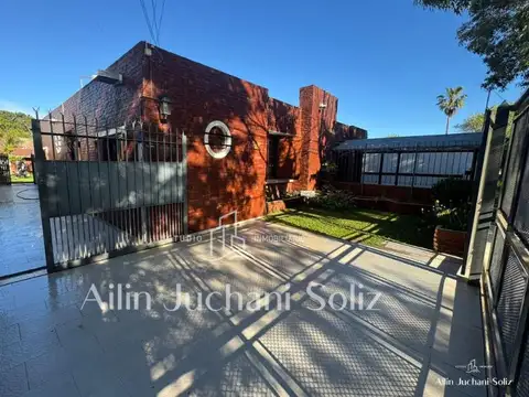Casa con mono ambiente en La Lucila Del Mar cerca del Mar