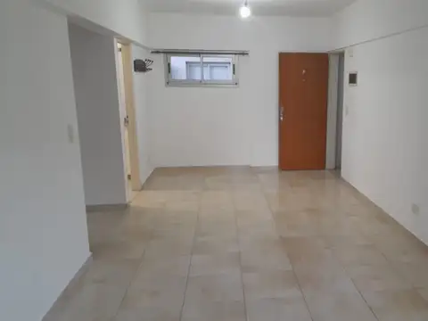 Departamento en Alquiler en Caseros, $ 580.000