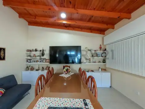 VENTA EN BLOQUE. Proyecto comercial en corredor Ruta 11 | Dos casas + opción lotes linderos