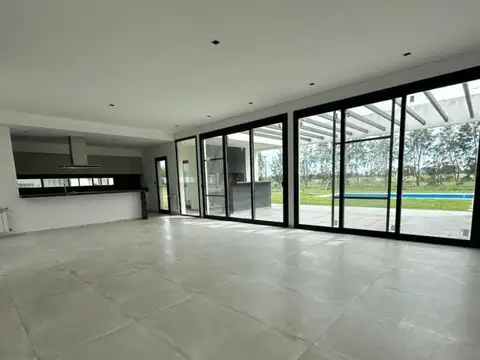 Casa en Venta en Countries y Barrios Cerrados en la Plata, USD 290.000