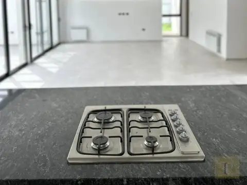 VENTA Casa 4 Ambientes en HARAS DEL SUR III con pileta y amenities de primera calidad en el Barrio