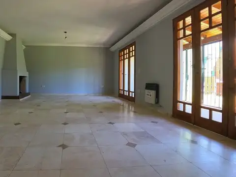 Casa en Alquiler de 4 dormitorios