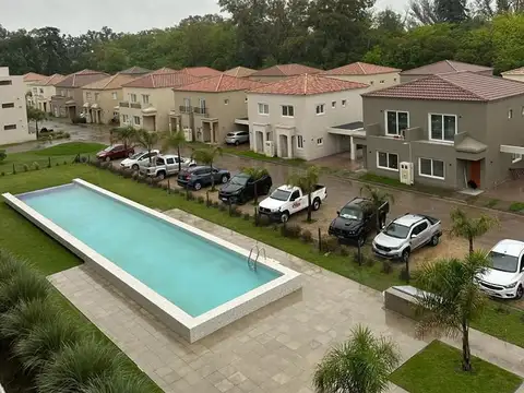 Saravi Village Pilar .